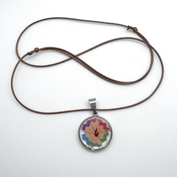 Collar de lápices de colores - Imagen 3