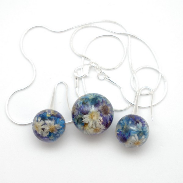 Pendientes y collar de flores secas (azul)