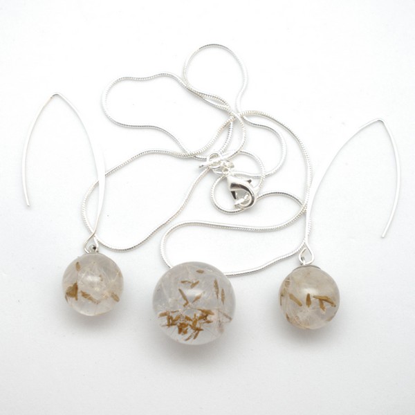 Pendientes y collares de dientes de león