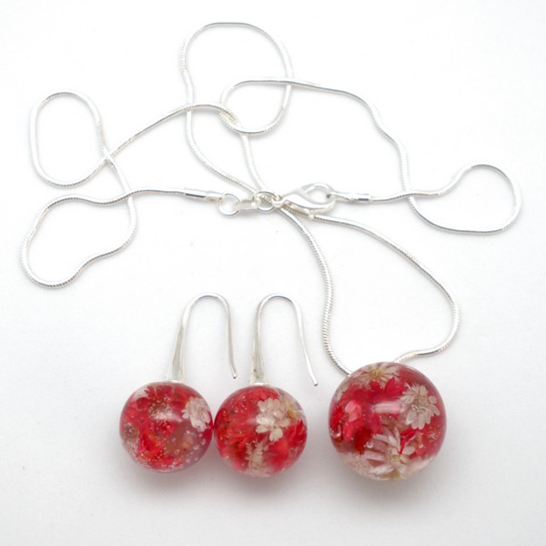 Pendientes y collar de flores secas (rojas)